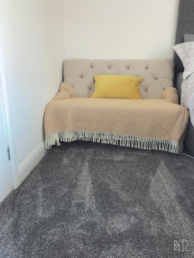 Flat 1 - Entire Modern Studio With En-Suite And Free Parking Close To Qmc, City Centre & Notts Uni Νότιγχαμ Εξωτερικό φωτογραφία
