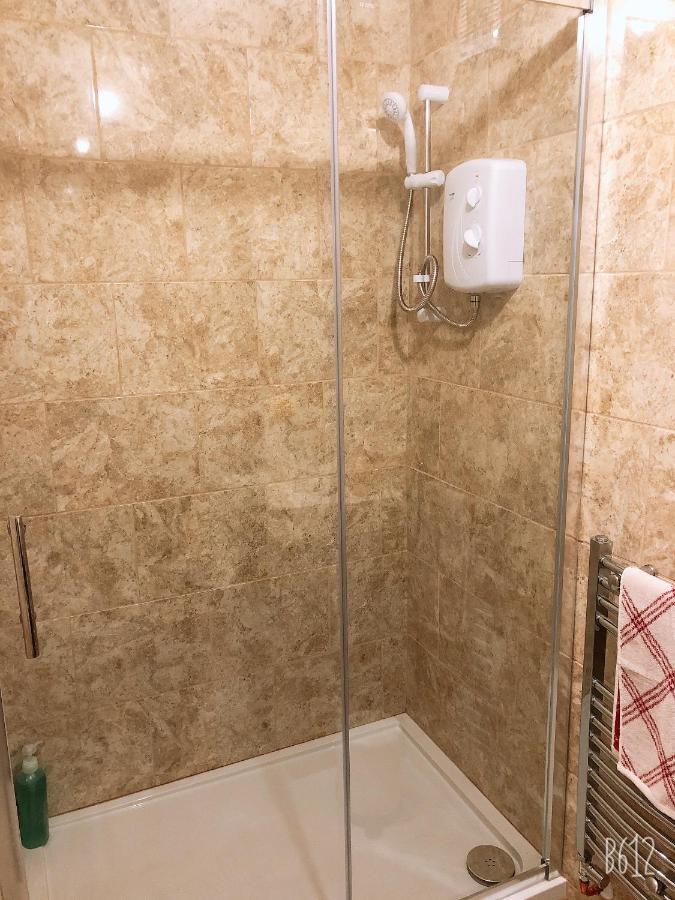 Flat 1 - Entire Modern Studio With En-Suite And Free Parking Close To Qmc, City Centre & Notts Uni Νότιγχαμ Εξωτερικό φωτογραφία