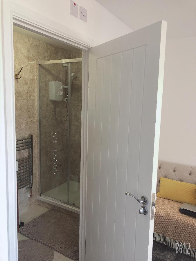 Flat 1 - Entire Modern Studio With En-Suite And Free Parking Close To Qmc, City Centre & Notts Uni Νότιγχαμ Εξωτερικό φωτογραφία